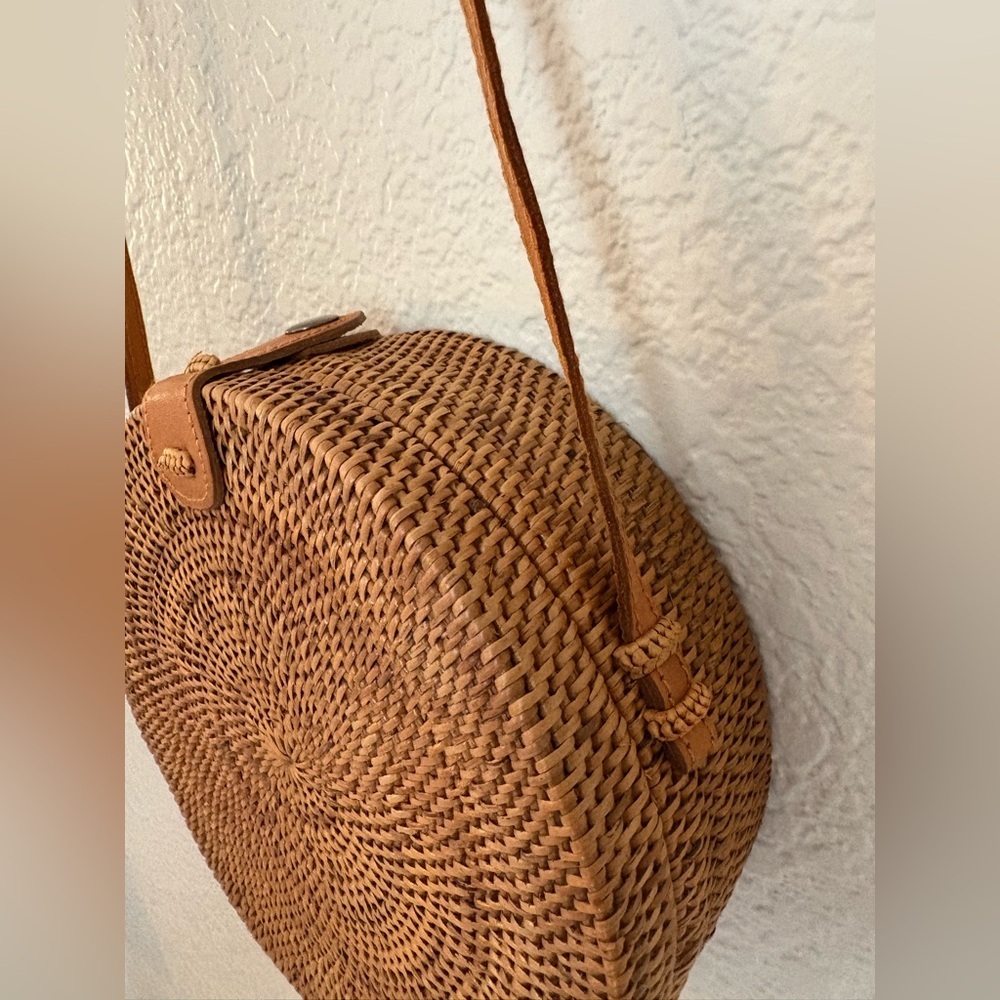 Woven Rattan circle bag ✨ crossbody - Picture 11 of 16